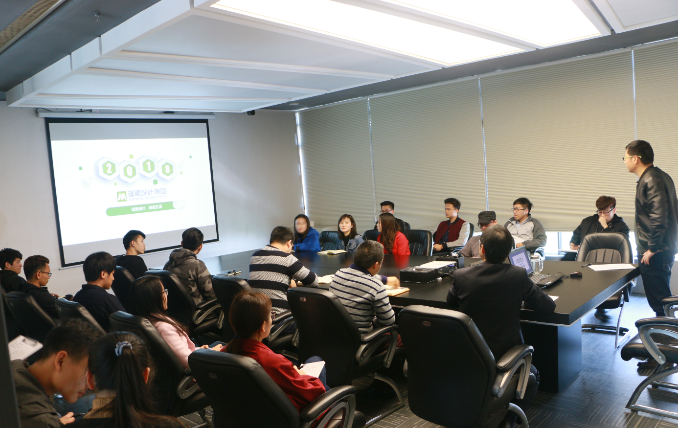 东升国际官网2018年首期新员工入职培训昨日举行